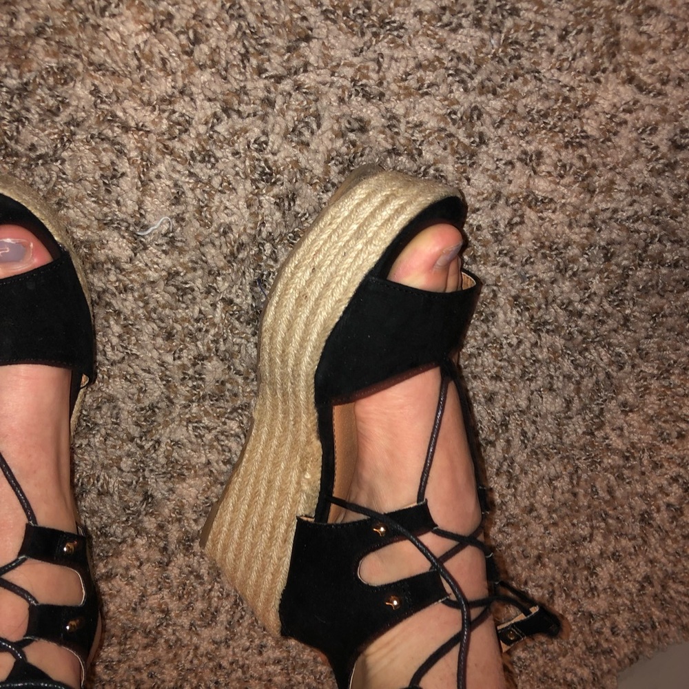 black platforms - Picture 4 of 4